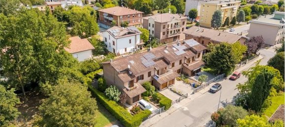 Дом с 4 комнатами в Нови ди Модена, Италия № 20018 43