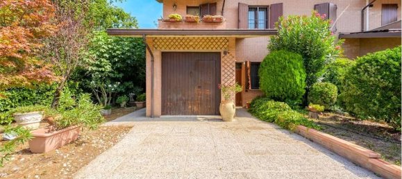 Дом с 4 комнатами в Нови ди Модена, Италия № 20018 11