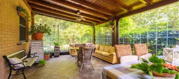 Дом с 4 комнатами в Нови ди Модена, Италия № 20018 20