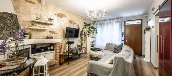 Дом с 4 комнатами в Нови ди Модена, Италия № 20018 24