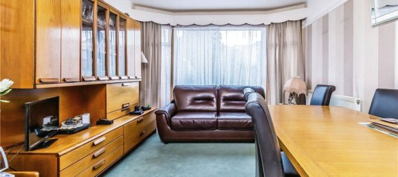 3 bedrooms House in Croydon, United Kingdom No. 7976 4