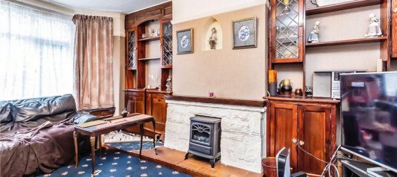 3 bedrooms House in Croydon, United Kingdom No. 7976 6