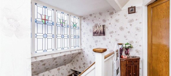 3 bedrooms House in Croydon, United Kingdom No. 7976 7