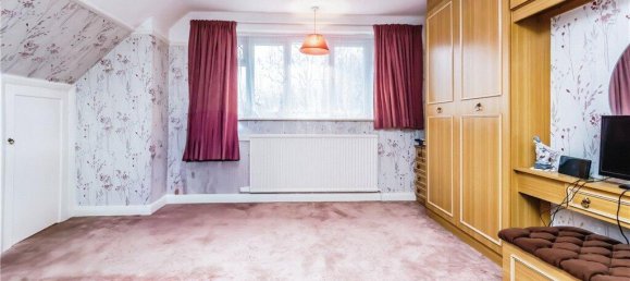 3 bedrooms House in Croydon, United Kingdom No. 7976 9