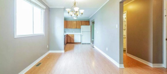 3 bedrooms House in Welland, Canada No. 903 6