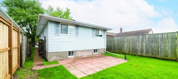 3 bedrooms House in Welland, Canada No. 903 3