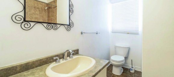 3 bedrooms House in Welland, Canada No. 903 10