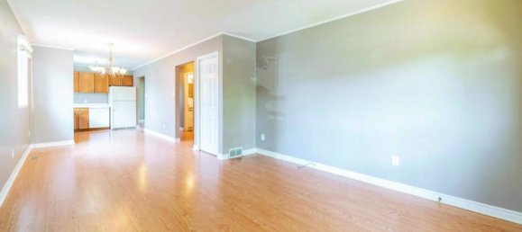 3 bedrooms House in Welland, Canada No. 903 5