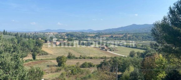 4 bedrooms House in Castiglione del Lago, Italy No. 62167 8