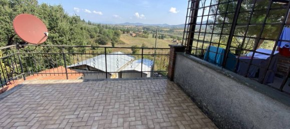 4 bedrooms House in Castiglione del Lago, Italy No. 62167 6