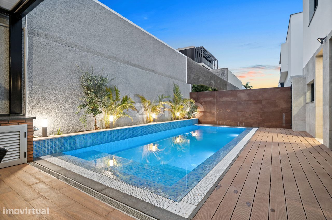 3 bedrooms House in Funchal, Portugal No. 25072