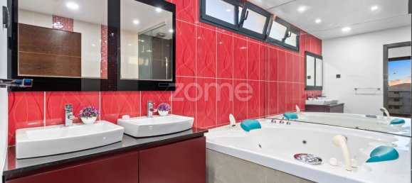 3 bedrooms House in Funchal, Portugal No. 25072 16