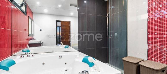 3 bedrooms House in Funchal, Portugal No. 25072 17