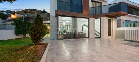 3 bedrooms House in Funchal, Portugal No. 25072 25