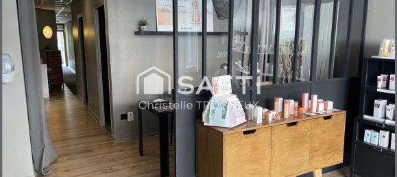 Gebäude in Amiens, France 284m², Nr. 63731 2