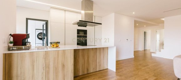 4 bedrooms Duplex in Montijo, Portugal No. 137124 2