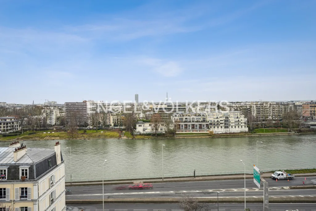 Apartamento de 2 dormitorios en Courbevoie, France No. 149810