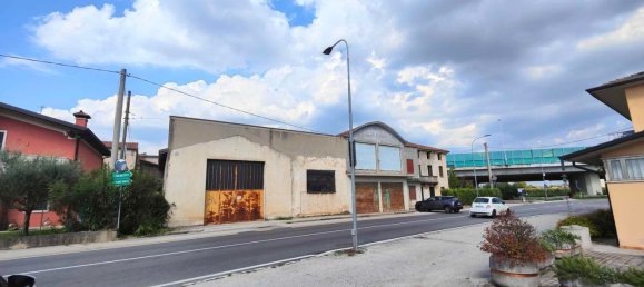 Casa de 10 dormitorios en Dueville, Italy No. 359767 2