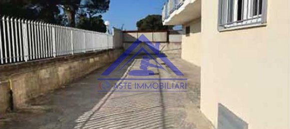 3 rooms Apartment in Qualiano, Italy No. 265733 3