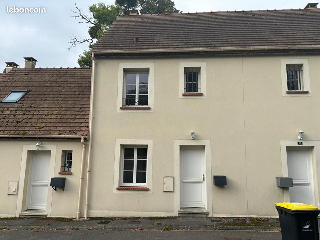 Moradia em banda T2 em Tracy-le-Mont, France N.º 232267