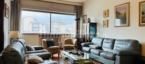 3 bedrooms Apartment in Florence, Italy No. 375710 5