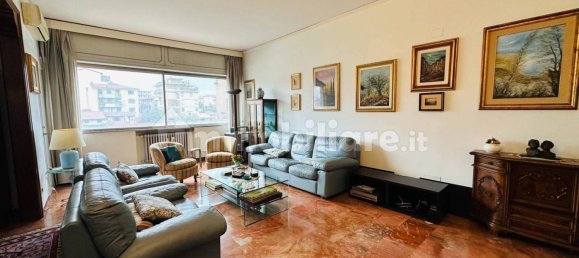 3 bedrooms Apartment in Florence, Italy No. 375710 4