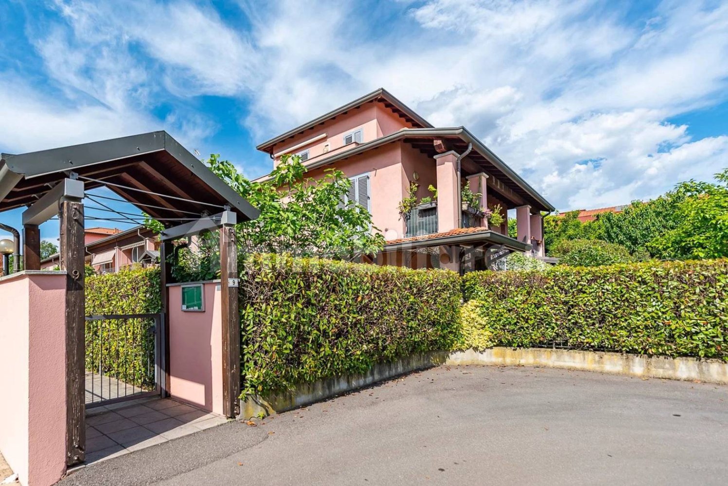 3 bedrooms Apartment in Garbagnate Milanese, Italy No. 307093