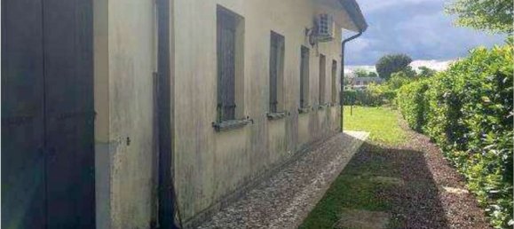 4 rooms House in Piombino Dese, Italy No. 187790 41