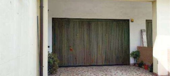 4 rooms House in Piombino Dese, Italy No. 187790 25