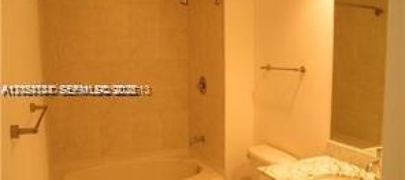 1 bedroom Commercial property for rent in Miami, Miami-Dade, Florida, USA № 615055 2