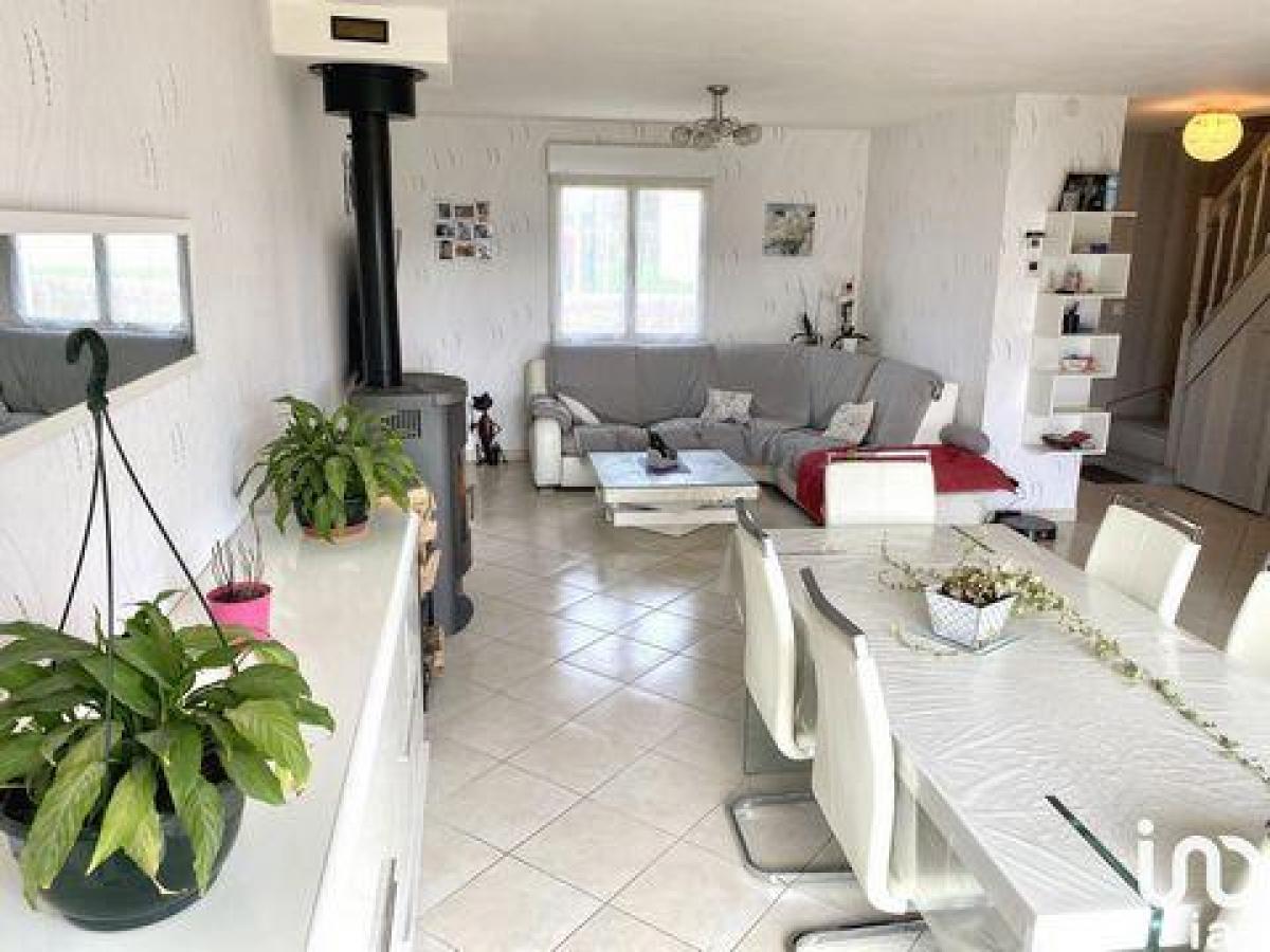 Casa de 4 dormitorios en Suippes, France No. 30613