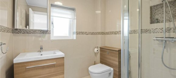 4 bedrooms House in Cockfosters, United Kingdom No. 6632 17