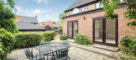 4 bedrooms House in Cockfosters, United Kingdom No. 6632 24