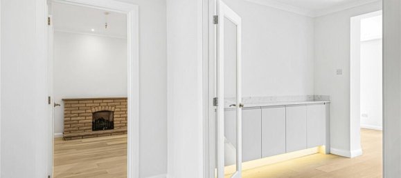 4 bedrooms House in Cockfosters, United Kingdom No. 6632 4