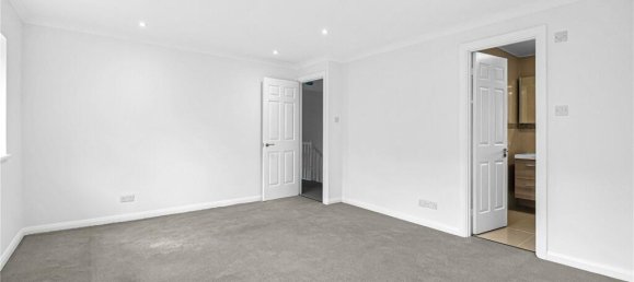 4 bedrooms House in Cockfosters, United Kingdom No. 6632 16