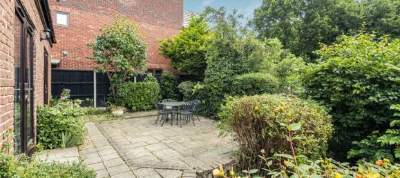 4 bedrooms House in Cockfosters, United Kingdom No. 6632 25