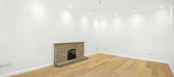 4 bedrooms House in Cockfosters, United Kingdom No. 6632 10