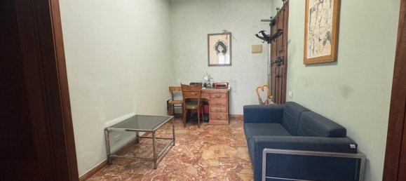 4 rooms Apartment in Florence, Italy No. 40602 3