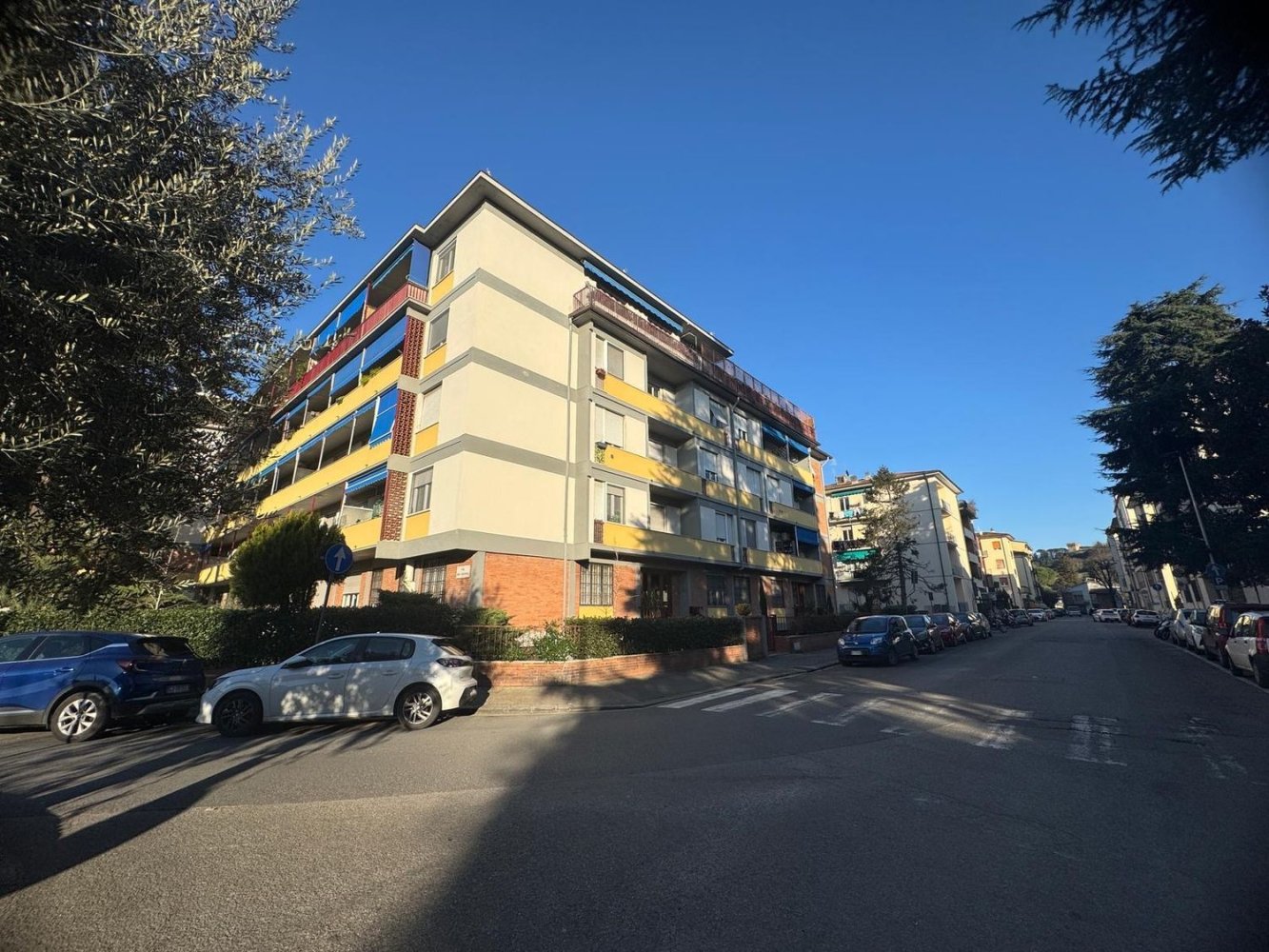 4 rooms Apartment in Florence, Italy No. 40602