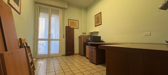 4 rooms Apartment in Florence, Italy No. 40602 8