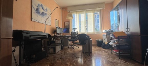 4 rooms Apartment in Florence, Italy No. 40602 6