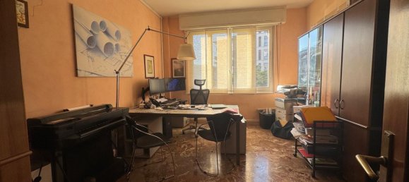 4 rooms Apartment in Florence, Italy No. 40602 2
