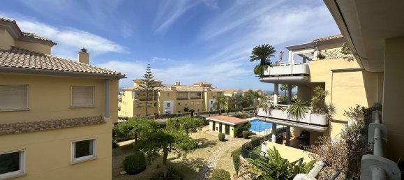Apartamento de 3 dormitorios en Marbella, Spain No. 33744 5