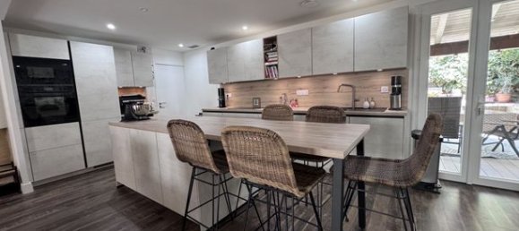 Замки и поместья с 4 спальнями в Монбуше-сюр-Жаброн, Франция № 301939 9