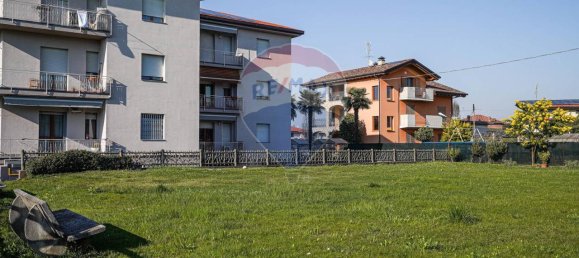 4-salle Appartement à Bottanuco, Italy No. 12829 2