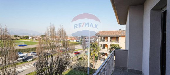 4-salle Appartement à Bottanuco, Italy No. 12829 3