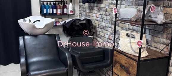 40m² Commercial property in Arthon, France No. 55369 11