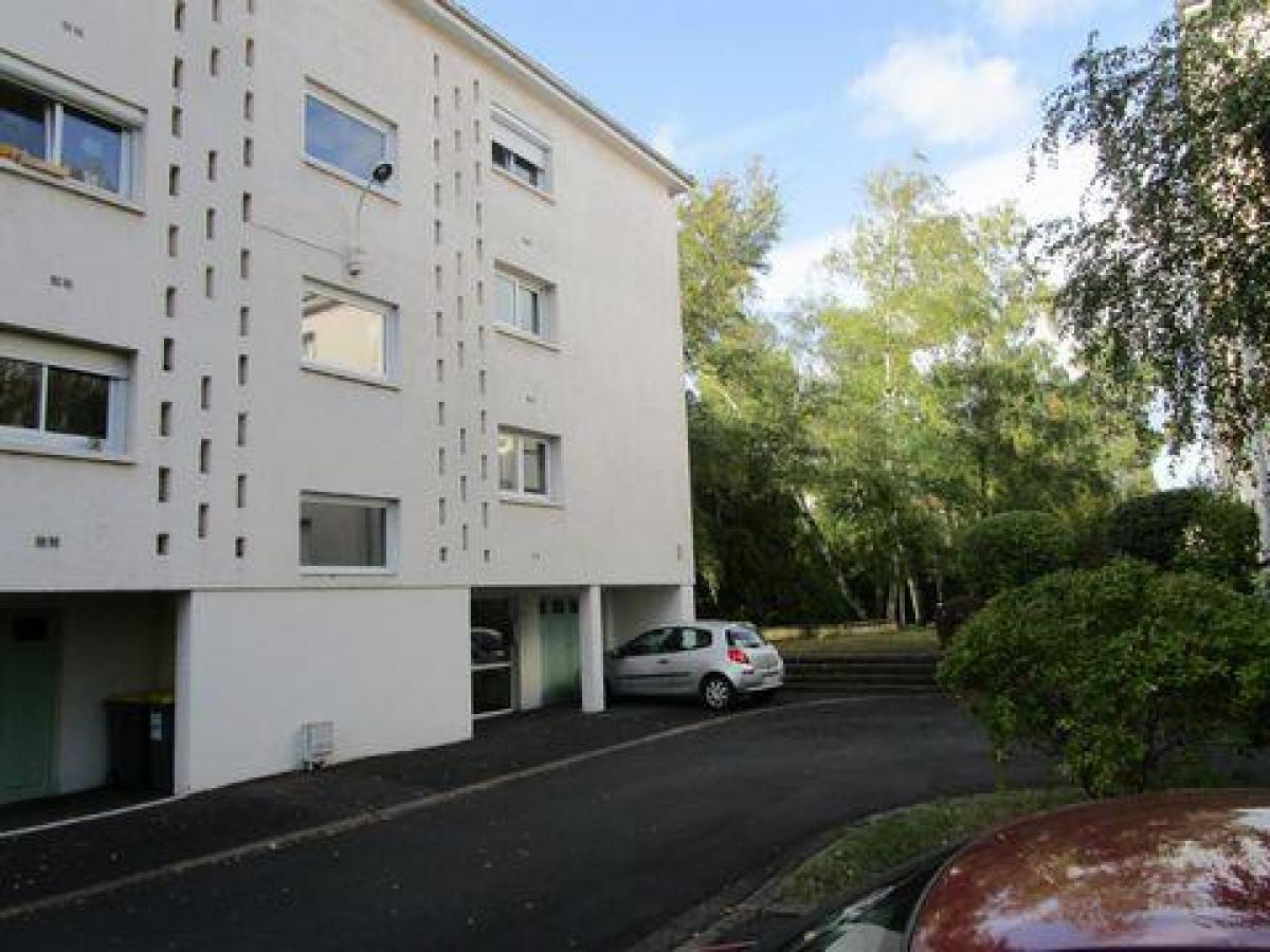3 bedrooms Condo in Poitiers, France No. 37383