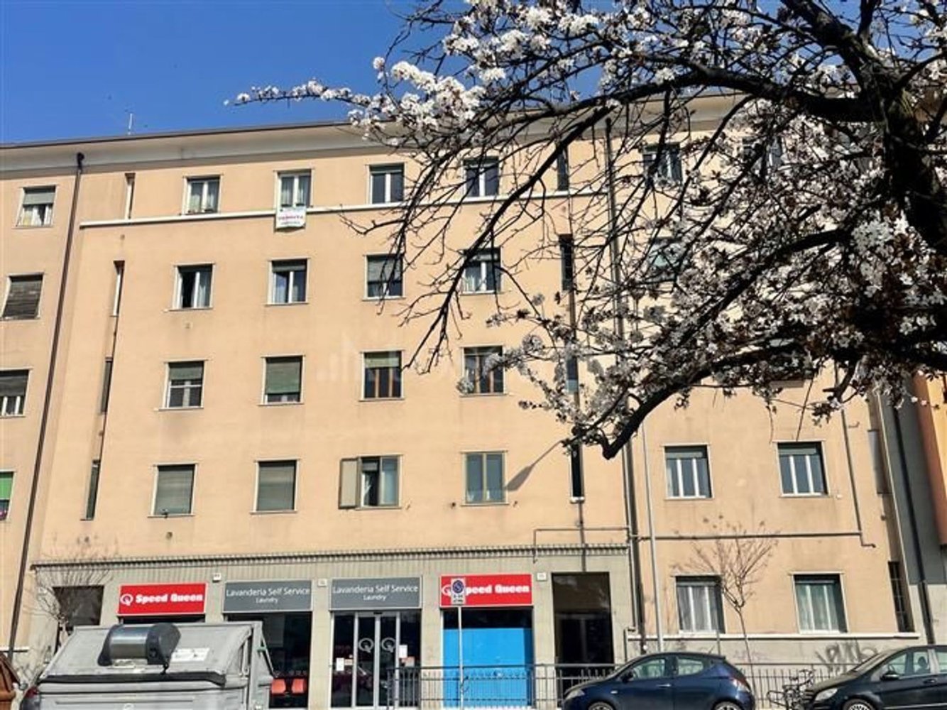 4 rooms Apartment in Brescia, Italy No. 236775