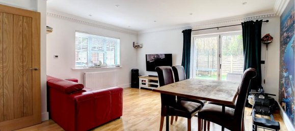 4 bedrooms House in Fleet, United Kingdom No. 10550 17